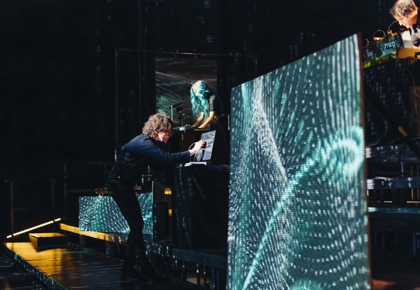 (c) 2023 by Robert & Borys Sluszniak